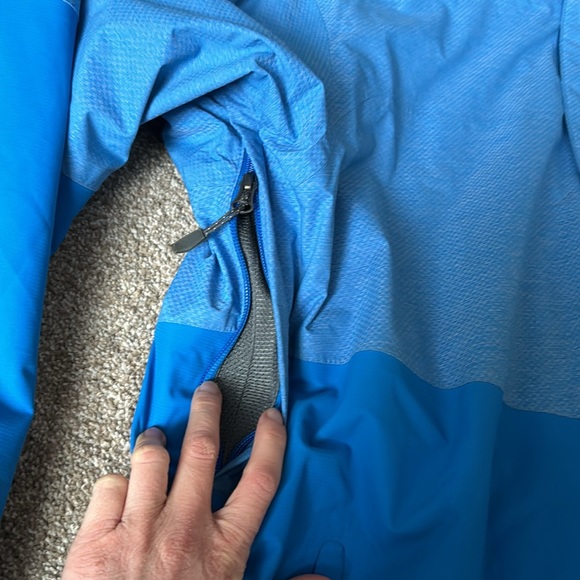 Men’s Columbia Insulated Rain Coat ***Men’s Style Host Pick*** - Picture 4 of 10